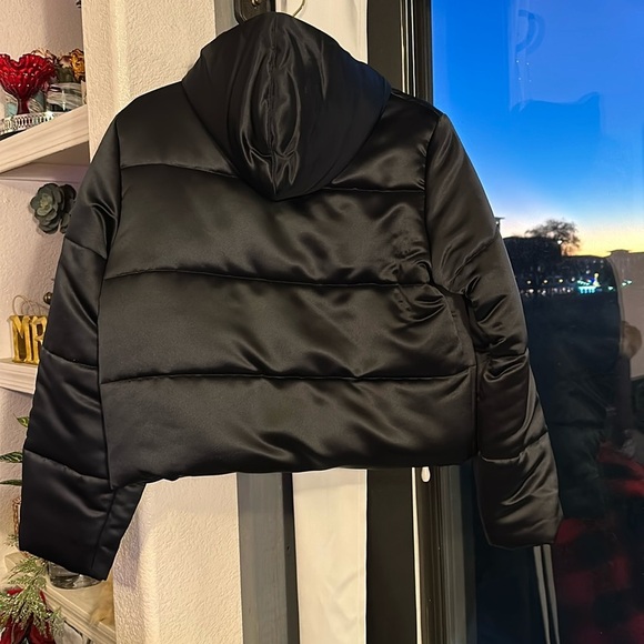 Lauren Ralph Lauren Black cropped hood Size Soft Satin Puffer Jacket size M - Picture 3 of 14